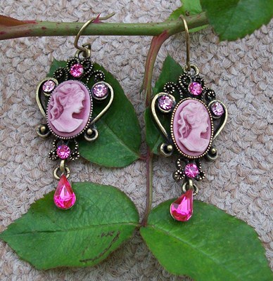 Boucles d'oreilles camee Swarovski pendant Style Vintage rose