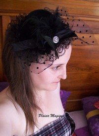 Mini chapeau noir faux diamant fascinator Burlesque