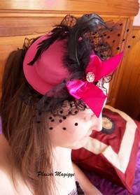 Mini chapeau rose faux diamant fascinator Burlesque